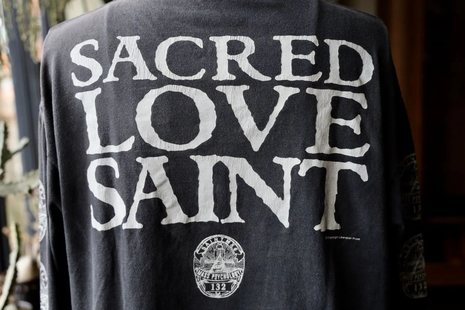 SAINT Mxxxxxx LOVE SAINT LS TEE/BLK LOVE SAINT Big Jesus washed and distressed long sleeves, washed black S-XL, cylindrical cloth Assute dyeing, heavy washing and water fading, pure hand-splashed ink holes, simulated natural fading and old effects, correct version, correct main mark/washed mark/angel anti-counterfeiting label, OEM by domestic top printing factory, top purchasing agent level
